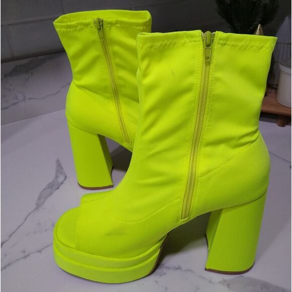 [H321] Fashion Nova 'Waiting On A Feeling' Platform Booties - Picture 5 of 10